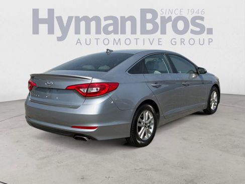 Used 2017 Hyundai Sonata SE image 3