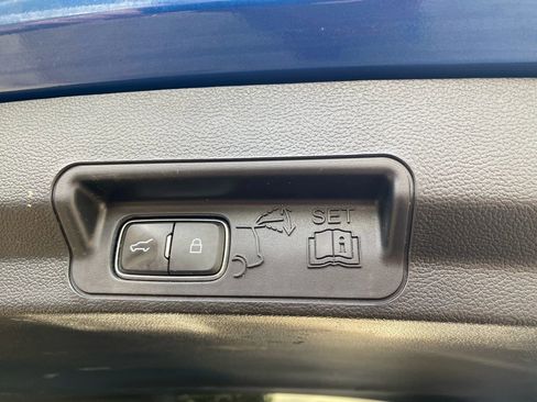 Used 2022 Ford Explorer XLT w/ Equipment Group 202A image 32