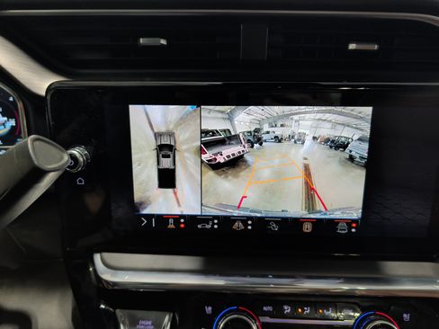 Used 2024 GMC Sierra 3500 Denali Ultimate AWD/4WD image 15