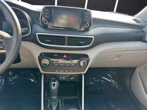 Used 2019 Hyundai Tucson SE image 19