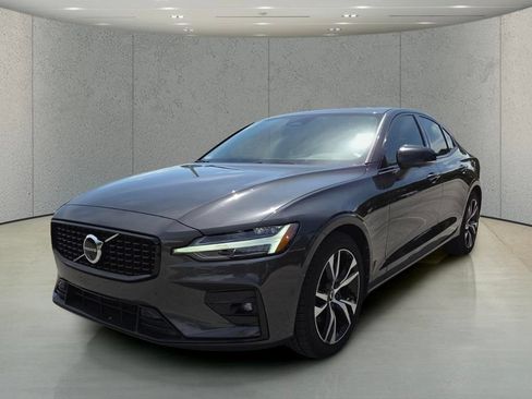Used 2025 Volvo S60 B5 Plus w/ Protection Package Premier FWD image 11