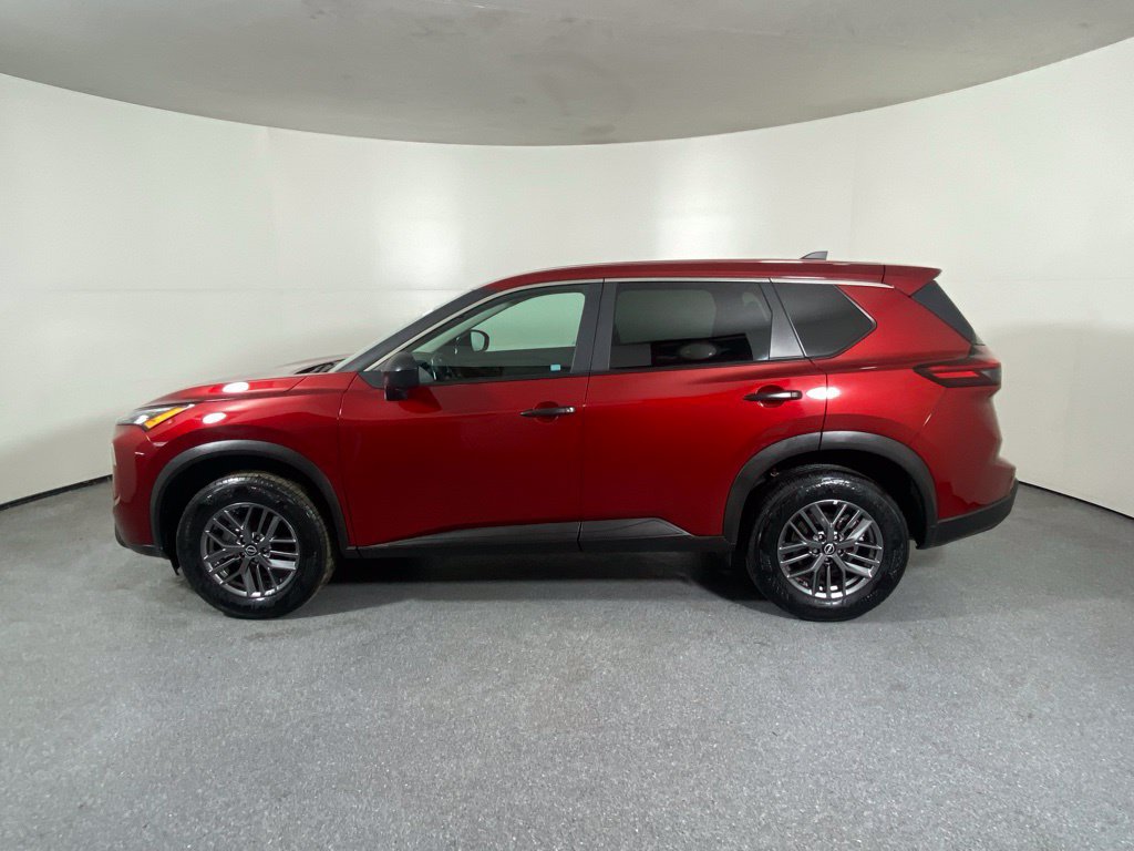 Used 2025 Nissan Rogue S AWD/4WD image 4