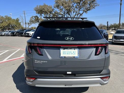 Used 2025 Hyundai Tucson Limited image 6