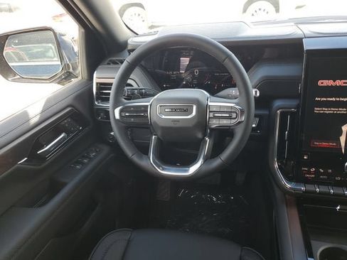 New 2026 GMC Yukon Denali RWD image 13