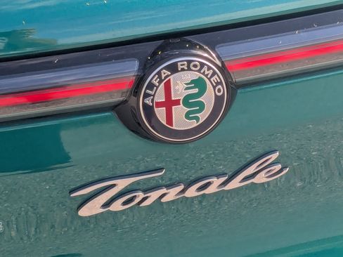 Used 2024 Alfa Romeo Tonale Veloce AWD/4WD image 13