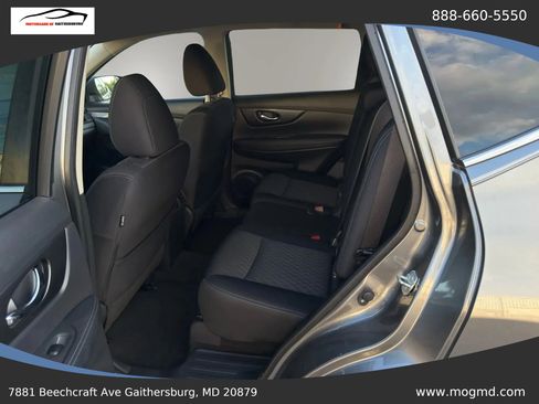 Used 2020 Nissan Rogue SV image 19