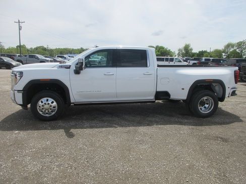 New 2026 GMC Sierra 3500 Denali w/ Denali Reserve Package AWD/4WD image 10