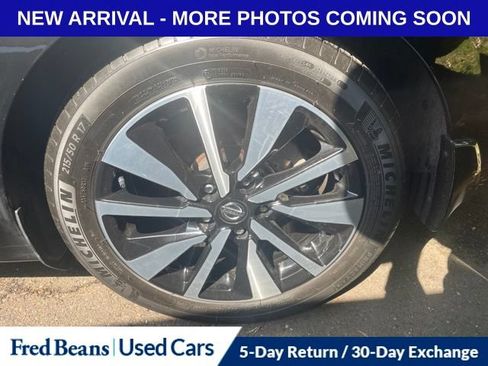 Used 2023 Nissan Sentra SV w/ SV Premium Package FWD image 12