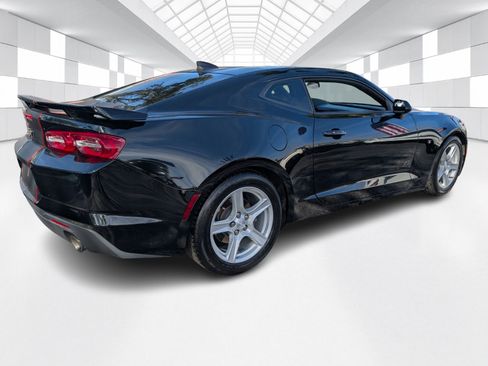 Used 2021 Chevrolet Camaro LT image 5