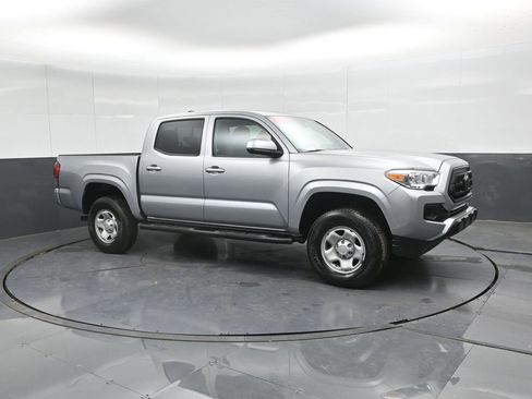 Used 2022 Toyota Tacoma SR image 4