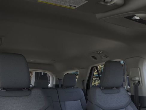 New 2025 Ford Explorer Active image 22