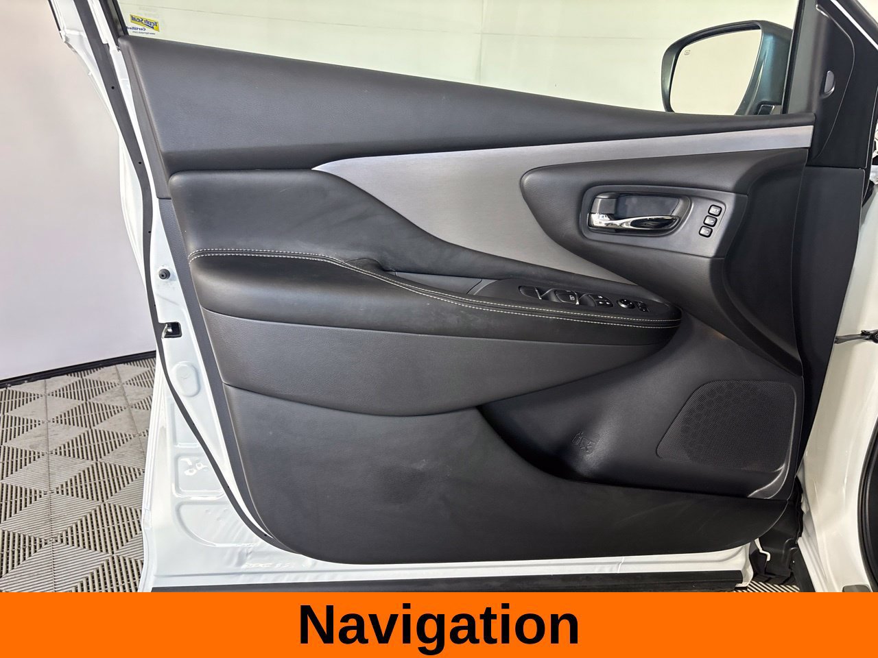 Used 2024 Nissan Murano SL FWD image 11