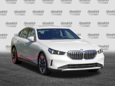 Certified 2025 BMW 530i xDrive image 2