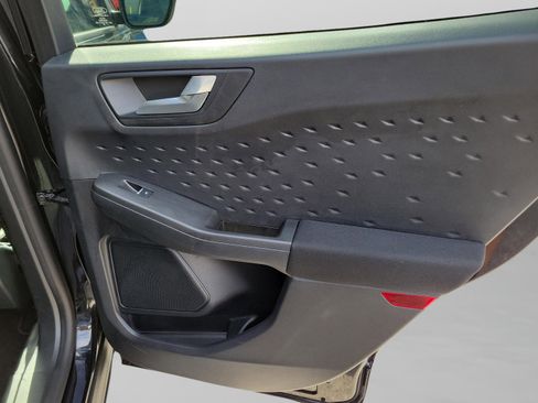 Certified 2020 Ford Escape SE image 28