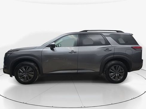 Used 2024 Nissan Pathfinder SV FWD image 9