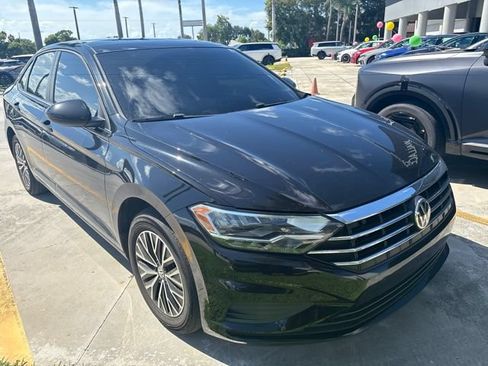 Used 2021 Volkswagen Jetta SE w/ SE Cold Weather Package FWD image 1