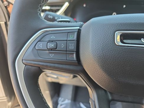 Certified 2023 Jeep Grand Cherokee Altitude AWD/4WD image 17