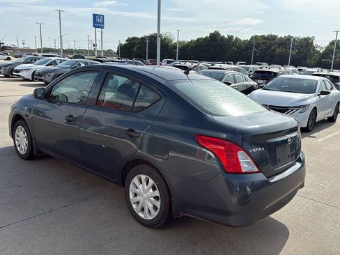 Used 2015 Nissan Versa S FWD image 3
