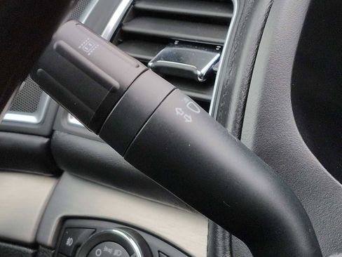 Used 2017 Ford Explorer Platinum image 28