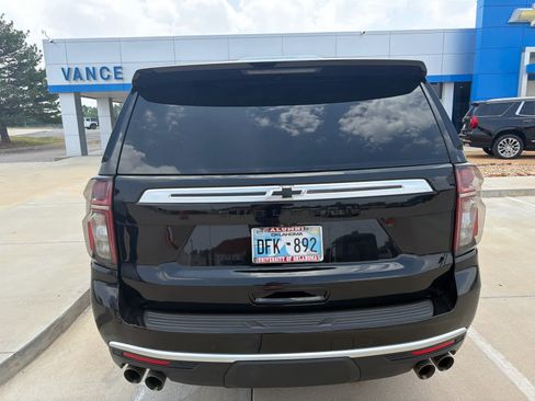 Used 2024 Chevrolet Suburban High Country AWD/4WD image 5