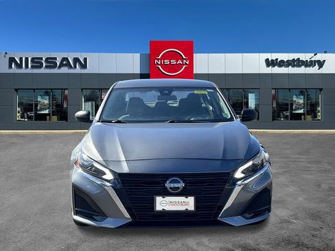 Used 2024 Nissan Altima 2.5 SV image 2