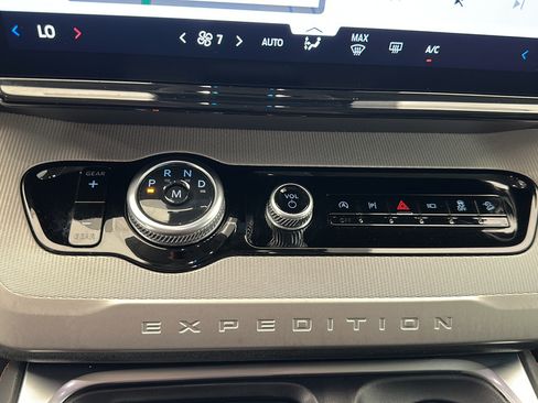Used 2025 Ford Expedition Max Active AWD/4WD image 19