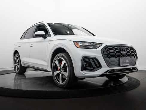 Certified 2024 Audi Q5 2.0T Premium Plus AWD/4WD image 1