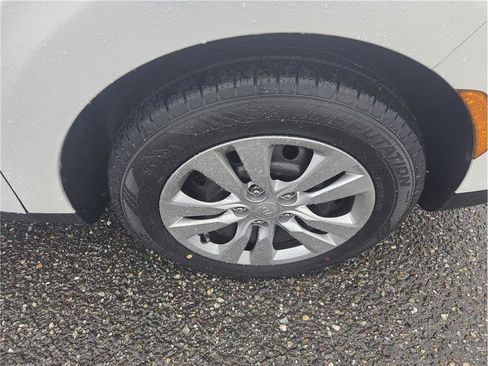 Used 2020 Kia Soul LX image 11