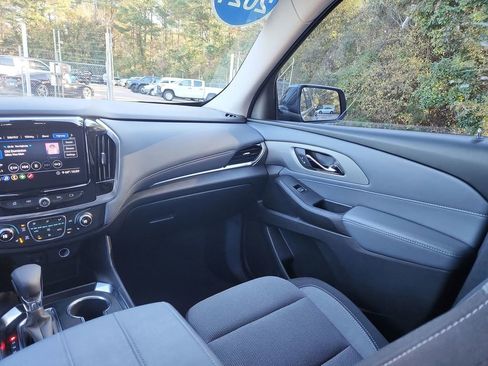 Certified 2021 Chevrolet Traverse LT image 12