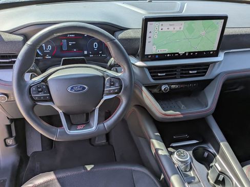 Used 2025 Ford Explorer ST AWD/4WD image 14