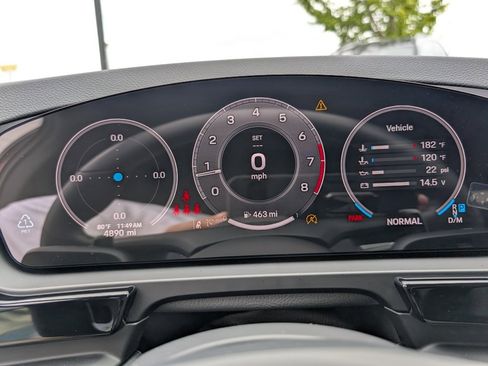 Certified 2025 Porsche Cayenne Coupe image 12