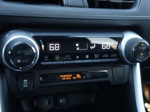 Used 2019 Toyota RAV4 LE image 20