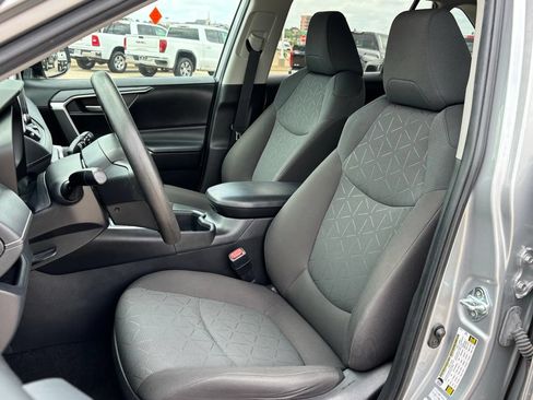 Used 2023 Toyota RAV4 XLE AWD/4WD image 12