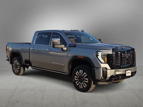 Used 2025 GMC Sierra 2500 Denali Ultimate w/ Max Trailering Package AWD/4WD image 2