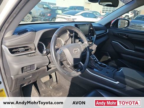 Used 2020 Toyota Highlander LE image 8