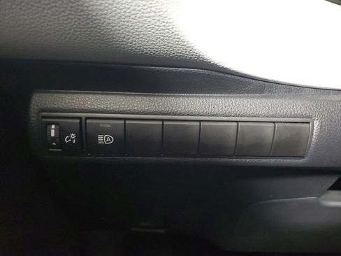 Used 2025 Toyota Corolla SE image 35