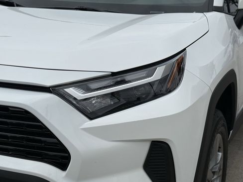 Used 2025 Toyota RAV4 XLE w/ Convenience Package FWD image 11