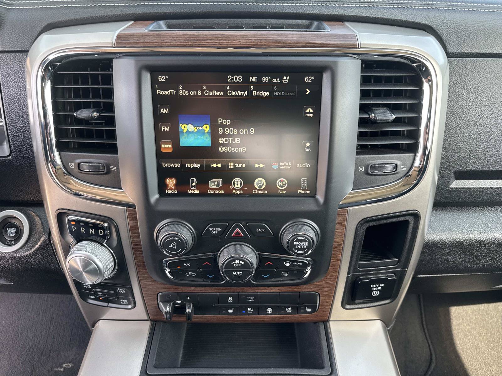 Used 2017 RAM 1500 Laramie w/ Convenience Group AWD/4WD image 30