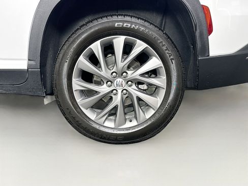 Used 2025 Buick Enclave Preferred image 11