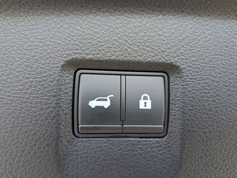 Used 2022 INFINITI QX60 Sensory w/ Cargo Package image 35