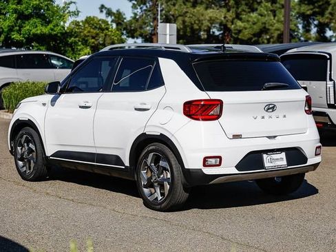 Certified 2023 Hyundai Venue Limited image 2