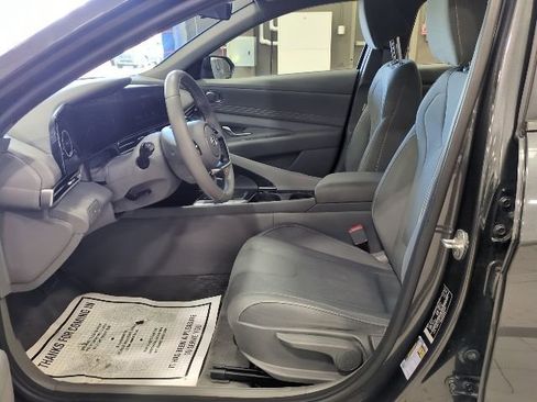 Used 2023 Hyundai Elantra SEL w/ Convenience Package FWD image 13
