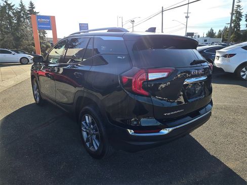 Used 2024 GMC Terrain SLT image 5