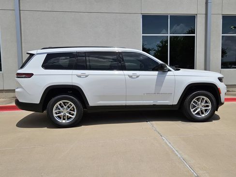New 2026 Jeep Grand Cherokee L 2WD image 2
