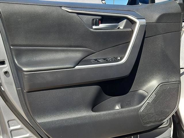 Certified 2025 Toyota RAV4 XLE AWD/4WD image 10