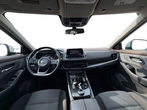 Used 2023 Nissan Rogue SV image 9