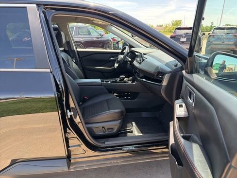 Used 2025 Nissan Rogue SV w/ Rock Creek Premium Package AWD/4WD image 21