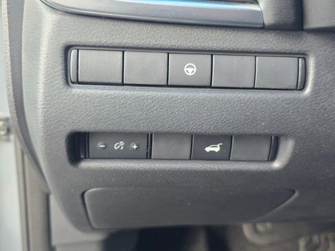 Used 2023 Nissan Rogue SL w/ SL Premium Package image 27