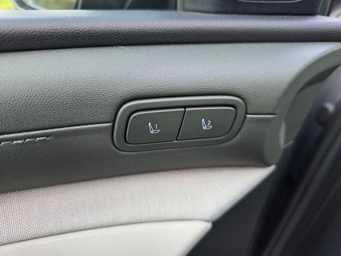 Used 2025 Hyundai Tucson Limited image 19