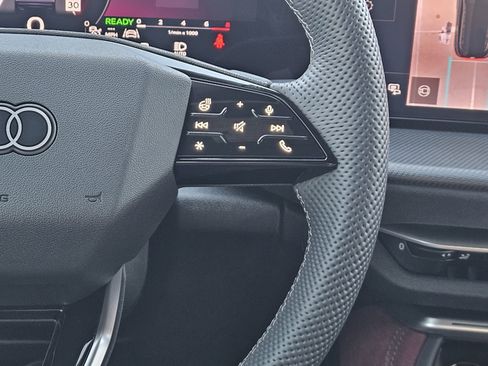 Used 2025 Audi SQ5 Prestige image 27